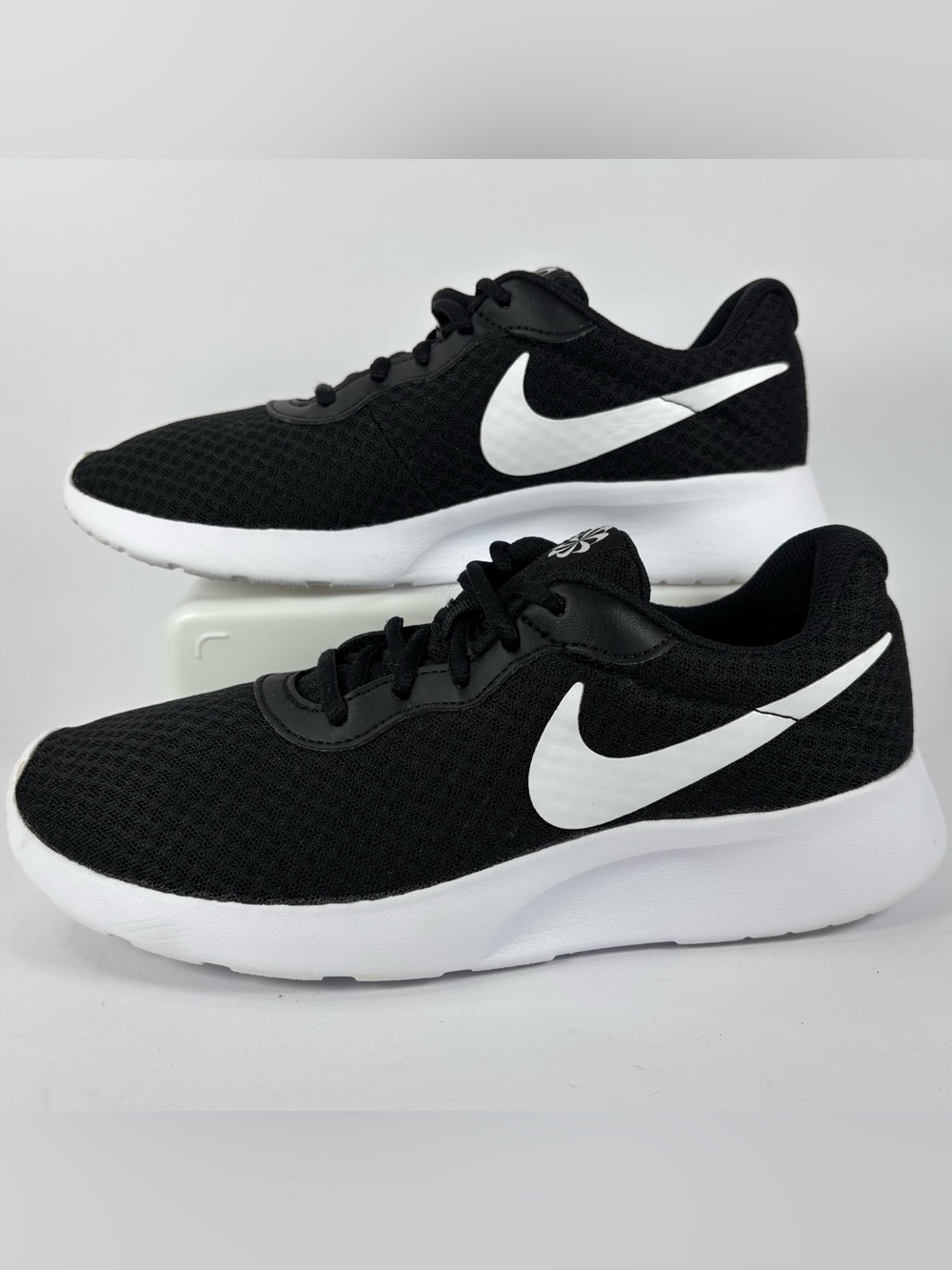 Nike Tanjun Women’s Size 8 Black White Running Shoes Sneakers DJ6257-004